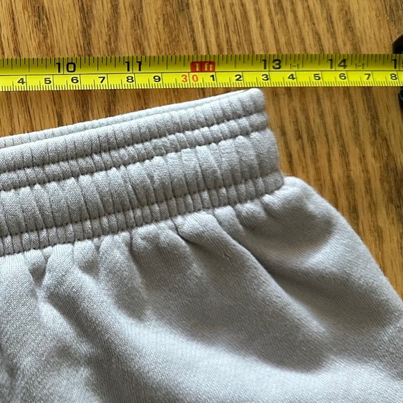 Alo Yoga Sweat Shorts Women Size XS Dusty Pink 3'' Inseam Soft Running Gym - Picture 13 of 16